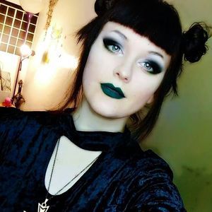 Meet your Posher, Kayla jane